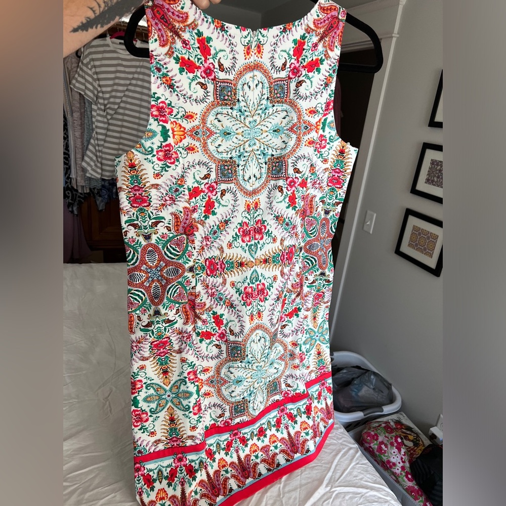 Sleeveless Floral Medallion Shift Dress - White with Pink & Teal